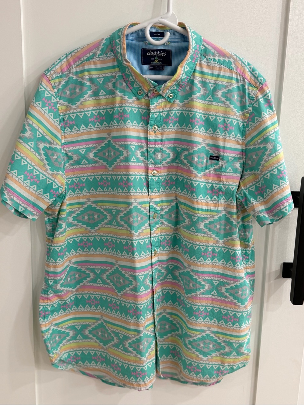 Chubbies The En Fuego Wild Friday XXL Geometric Southwest Pastel Short Sleeve